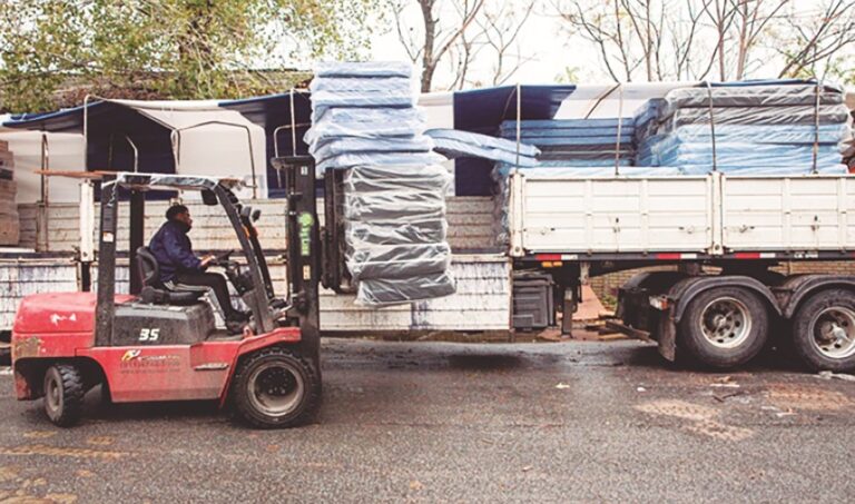 La Provincia avanza en la asistencia y comienza la reconstrucción luego de la inundación