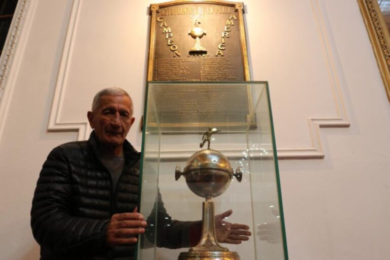 Murió Juan Ramón Verón, leyenda de Estudiantes: el mundo del fútbol llora a una de sus máximas glorias