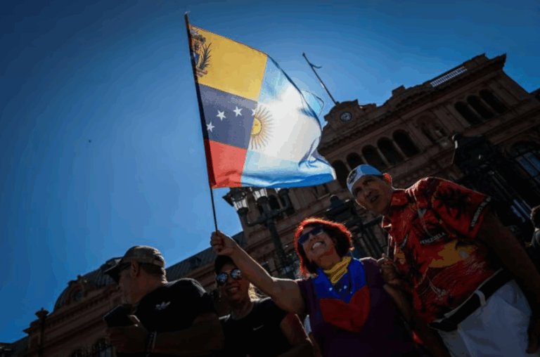 Cuáles son los cambios para los inmigrantes en acceso a la salud, educación, permanencia y deportaciones