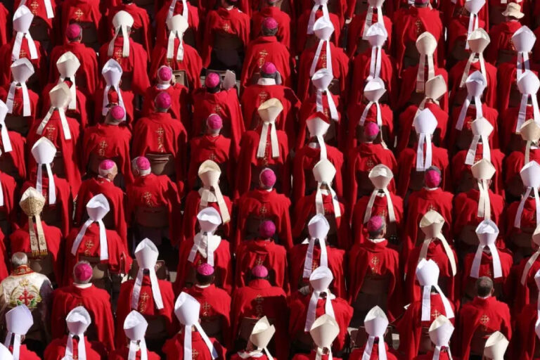 Fumata negra: segunda votación y no hubo consenso para elegir al nuevo Papa