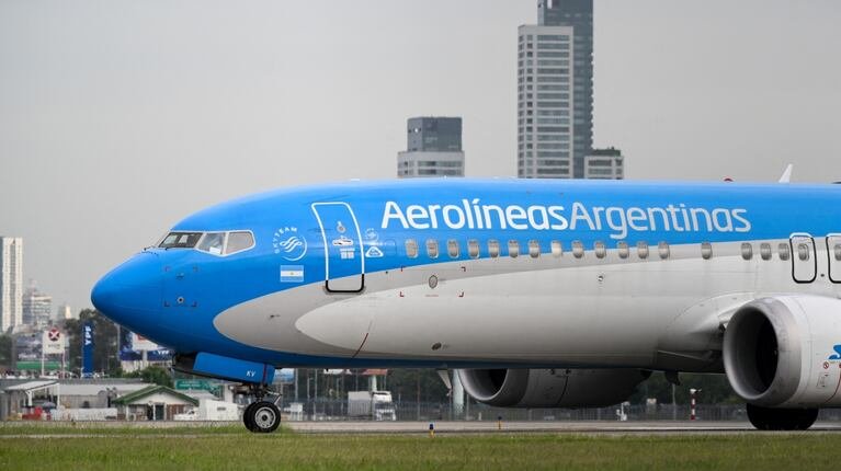 Paro de pilotos de Aerolíneas Argentinas: varios vuelos cancelados y reprogramados