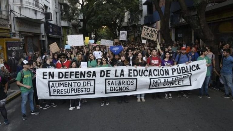 El ajuste sin precedentes de Milei golpea la inversión pública y la educación