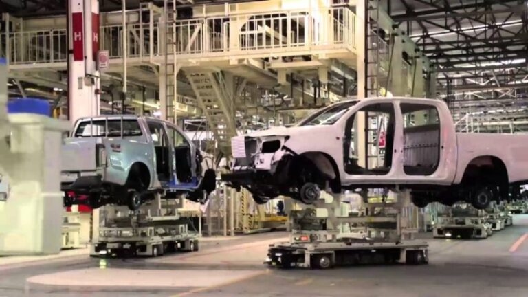 Toyota paralizó la producción de la planta de Zárate por quince días, abonará casi el 80% de los haberes y los trabajadores temen nuevo recorte de personal