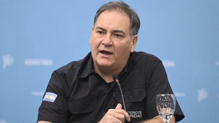 El ministro de Seguridad Alonso sobre la caravana en Lomas: “No lo cuidaron al Presidente”