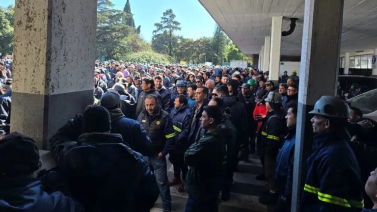 Más de 7.000 familias pendientes del conflicto entre la UOM y Ternium