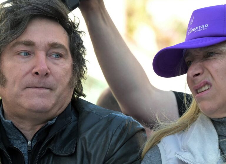 La Libertad Avanza en su peor momento y el peronismo busca el golpe de nocaut