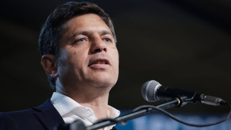 Kicillof llamó a “echar atrás” las medidas de Milei