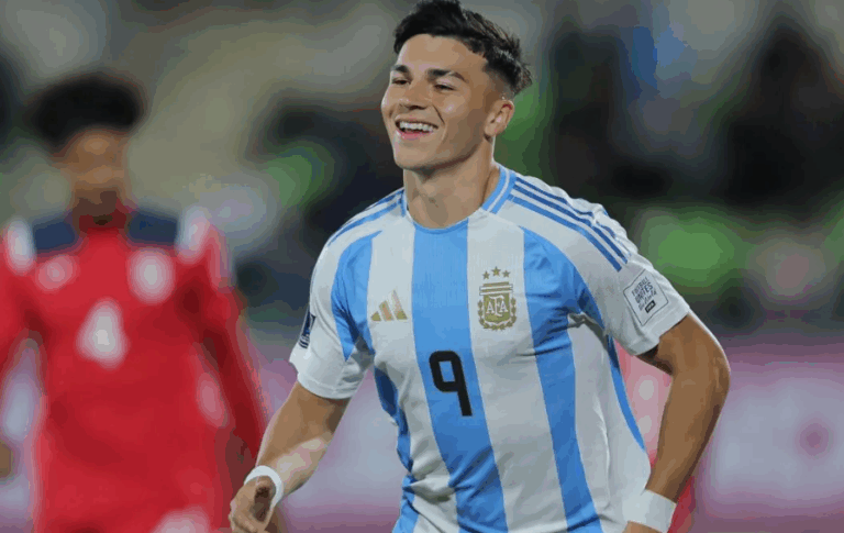 Se fue libre de Vélez y firmó en el Bayer Leverkusen: Alejo Sarco, el goleador de Argentina en el debut del Mundial Sub 20