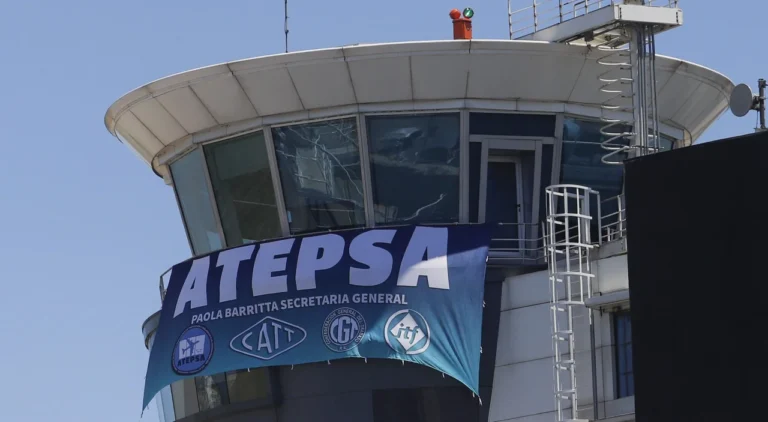 Vence la conciliación y reaparece el conflicto con los controladores aéreos