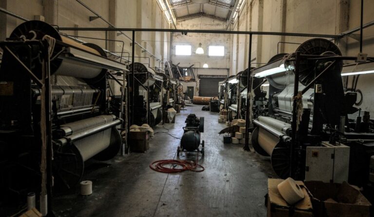 Más empresas anuncian crisis y peligran puestos de trabajo