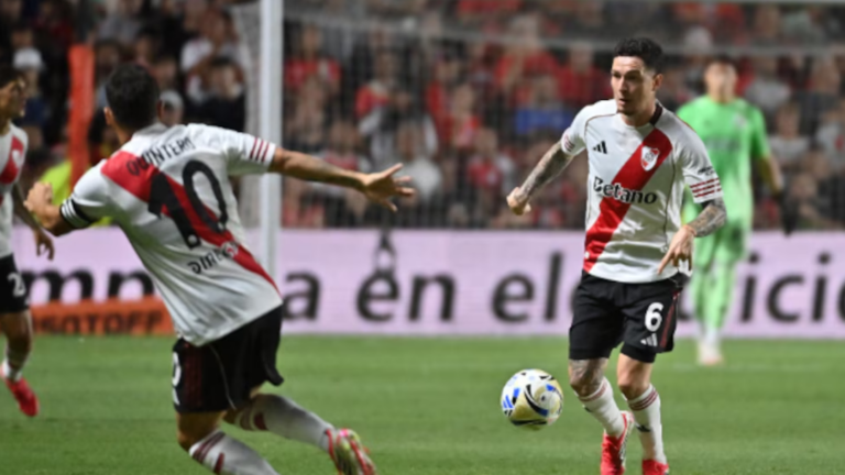 Nueva decepción del River de Gallardo: perdió 1-0 ante Argentinos en La Paternal
