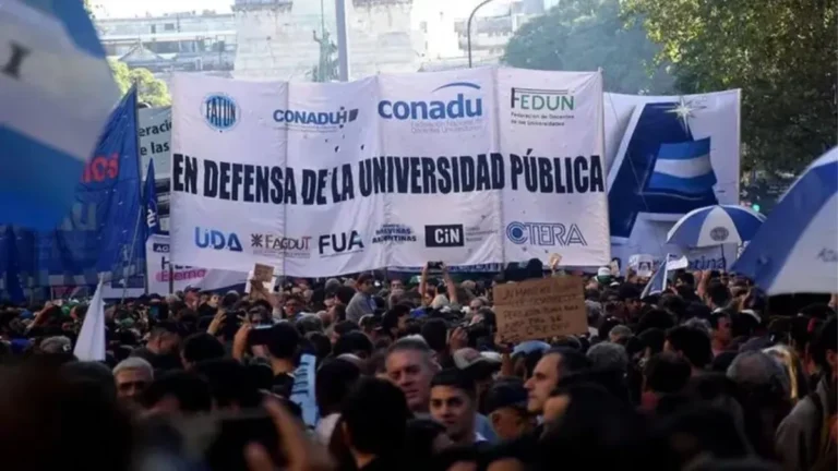 Docentes universitarios paran una semana