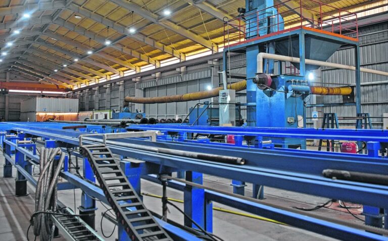 La industria argentina sufrió la segunda peor caída en el mundo