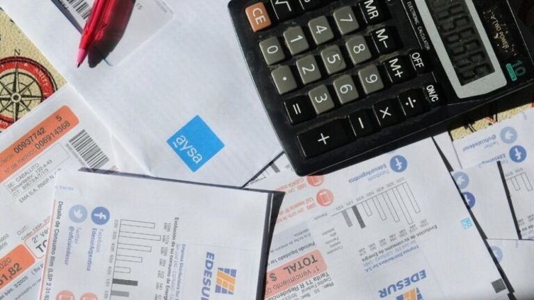 Los servicios públicos aumentaron casi 50% en un año