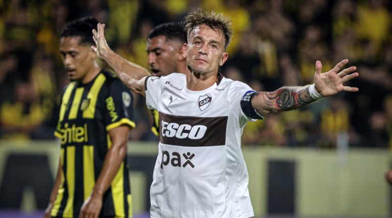 Histórico triunfo de Platense ante Peñarol: lo venció 2-1 en Uruguay y se ilusiona en la Copa Libertadores