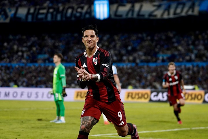 River le ganó a Racing en Avellaneda y logró su quinto triunfo consecutivo en el torneo con Coudet como entrenador