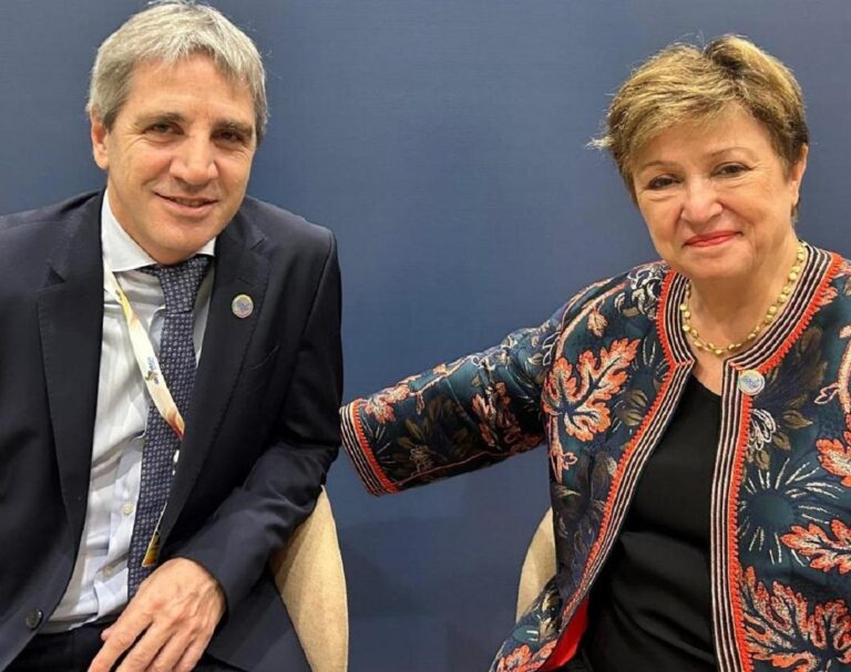 Mientras se demora el cierre de la segunda revisión, la Argentina debe pagarle US$4.400 millones al FMI en 2026