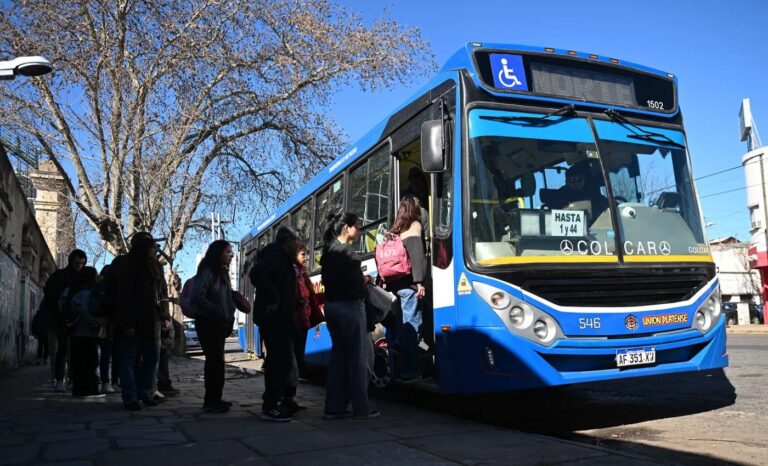 Se recrudece el conflicto con los micros