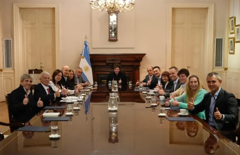 La mesa política se reúne en Casa Rosada para recalibrar la agenda legislativa y reforzar el rol de Adorni
