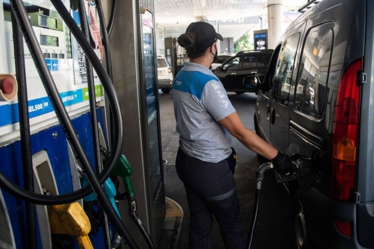 Vuelven los aumentos en combustibles