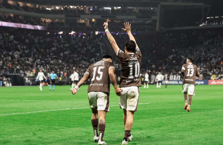 Histórico: Platense venció 2-0 a Corinthians en Brasil y avanzó a los octavos de final de la Copa Libertadores
