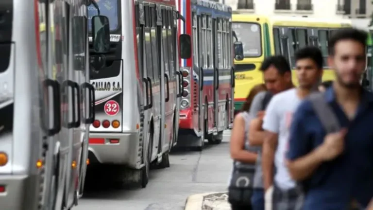 Rige el aumento de tarifas de colectivos y trenes en el AMBA: cuánto cuesta el boleto mínimo desde hoy