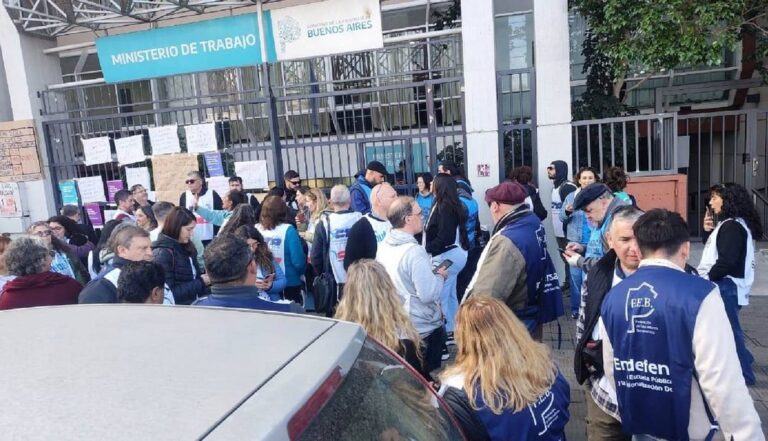 Docentes bonaerenses reclaman recomposición salarial