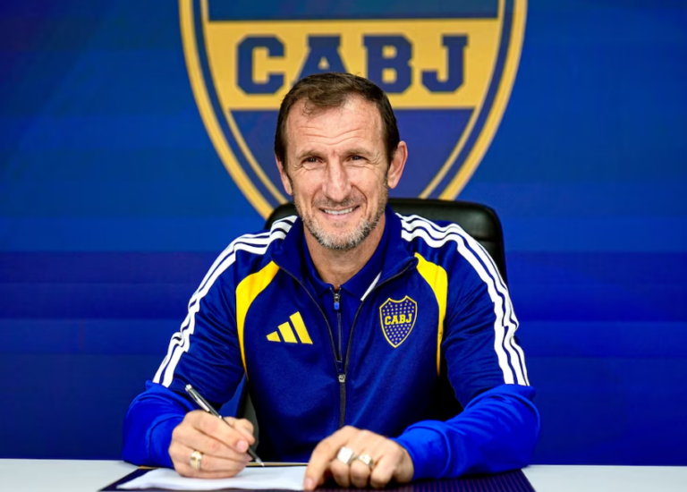 Boca Juniors hizo oficial la contratación del Vasco Arrabarruena como entrenador