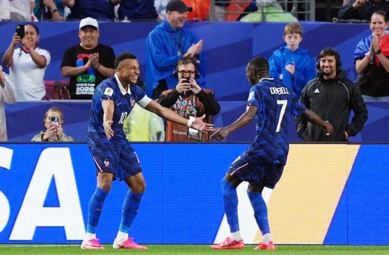 Francia goleó 3-0 a Irak con dos tantos de Mbappé y otro de Dembélé y se clasificó a los 16avos de final del Mundial 2026