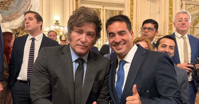 El nuevo vocero presidencial evitó hablar del caso Adorni y le envió un gesto al PRO: “Es clave que trabajemos en conjunto”