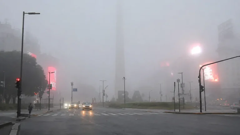 Niebla intensa y frío por la mañana: así estará el clima hoy en el AMBA