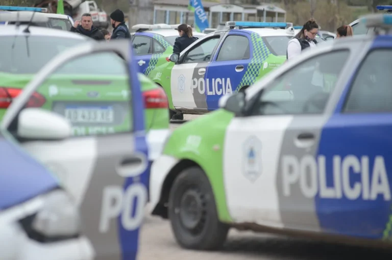 Ladrones entraron en una casa de La Matanza y golpearon a un jubilado de 82 años: la víctima se descompensó y murió
