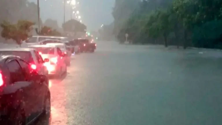 Alerta naranja en Buenos Aires: tras las intensas lluvias, cómo va a seguir el tiempo