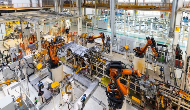La inversión no repunta y acumula una caída de 7,9% en 2026